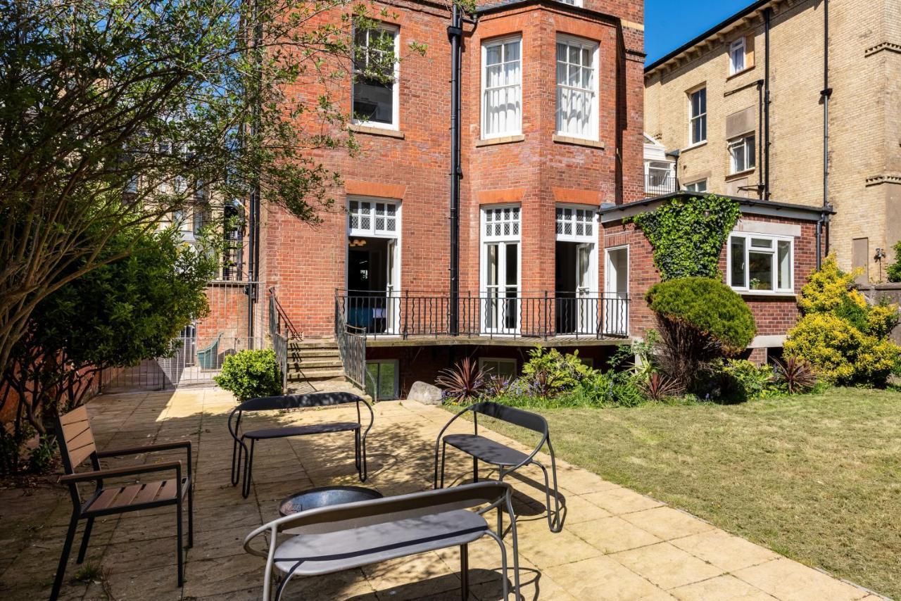 3 Bedroom Garden Apartment Opposite The Beach Brighton Exterior photo